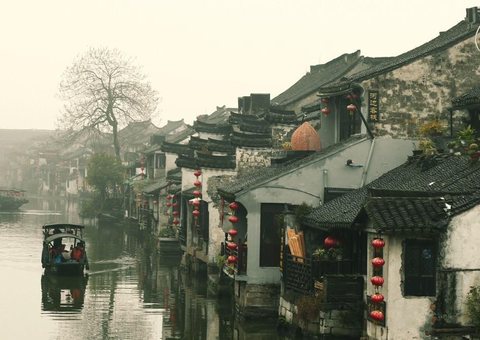 逃离快乐小镇